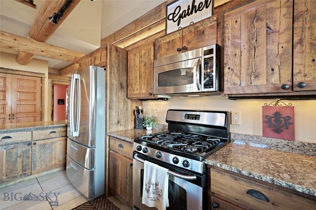 1460 Horseshoe Gulch Road, Manhattan, MT 59741