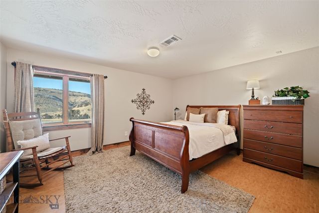 1460 Horseshoe Gulch Road, Manhattan, MT 59741