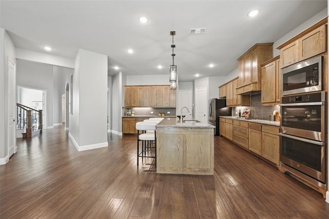 2021 Angus Drive, Little Elm, TX 75068