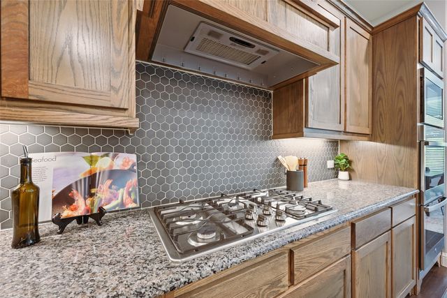 2021 Angus Drive, Little Elm, TX 75068