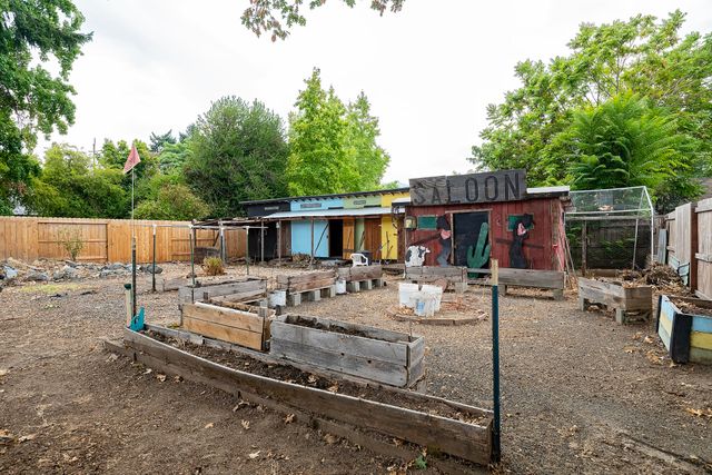 861 SE M Street, Grants Pass, OR 97526