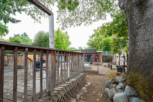861 SE M Street, Grants Pass, OR 97526