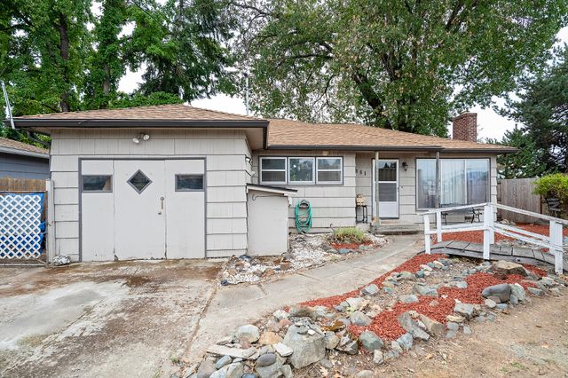 861 SE M Street, Grants Pass, OR 97526