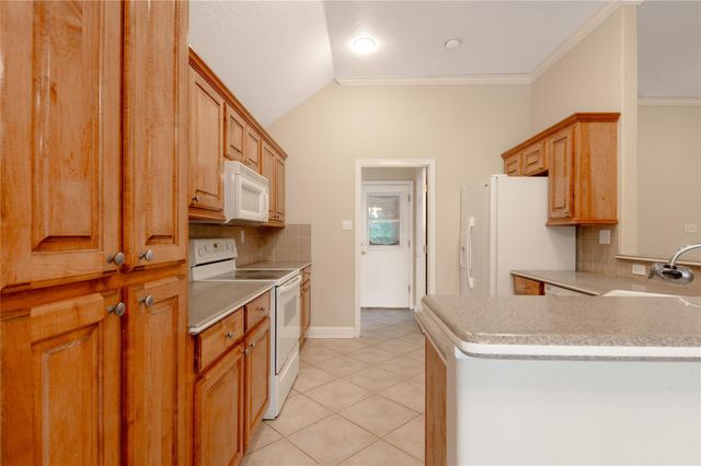 215 Bridgeview Drive, Onalaska, TX 77360