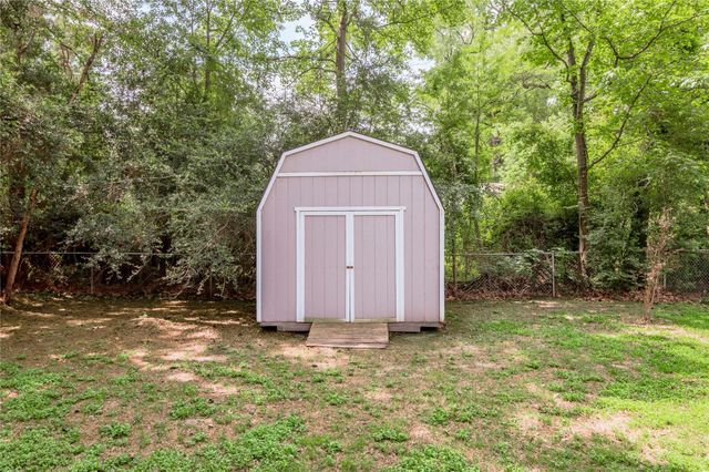 215 Bridgeview Drive, Onalaska, TX 77360