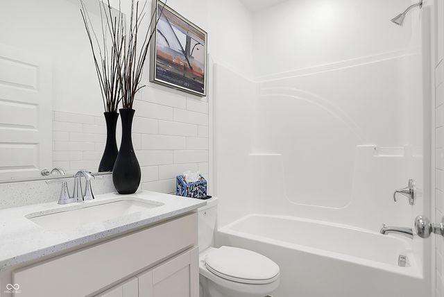 15490 Alperton Road, Fishers, IN 46037