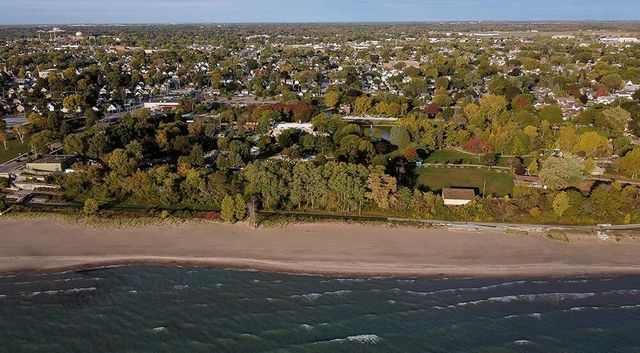 2320 N Main STREET, Racine, WI 53402