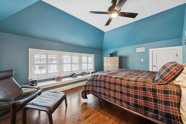 925 Ashland Avenue, Wilmette, IL 60091