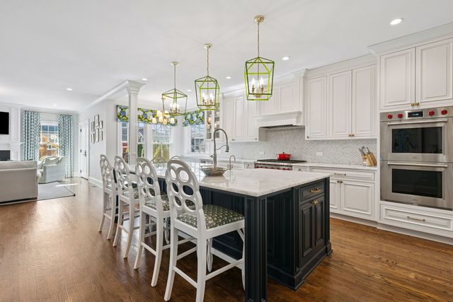 925 Ashland Avenue, Wilmette, IL 60091