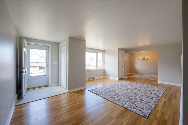 1104 Lakeview Dr, Unity Twp, PA 15650