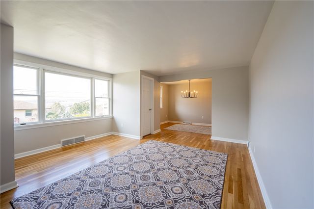 1104 Lakeview Dr, Unity Twp, PA 15650