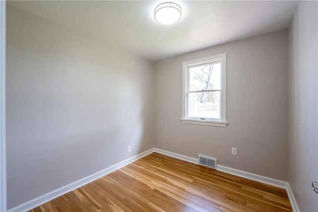 1104 Lakeview Dr, Unity Twp, PA 15650