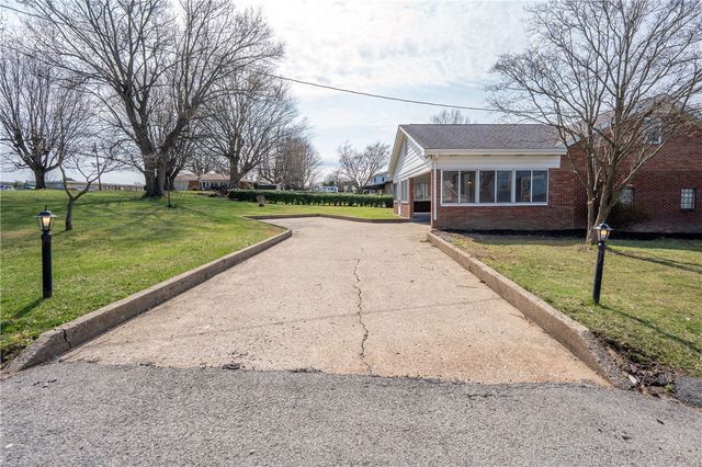 1104 Lakeview Dr, Unity Twp, PA 15650