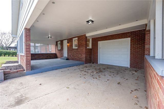 1104 Lakeview Dr, Unity Twp, PA 15650