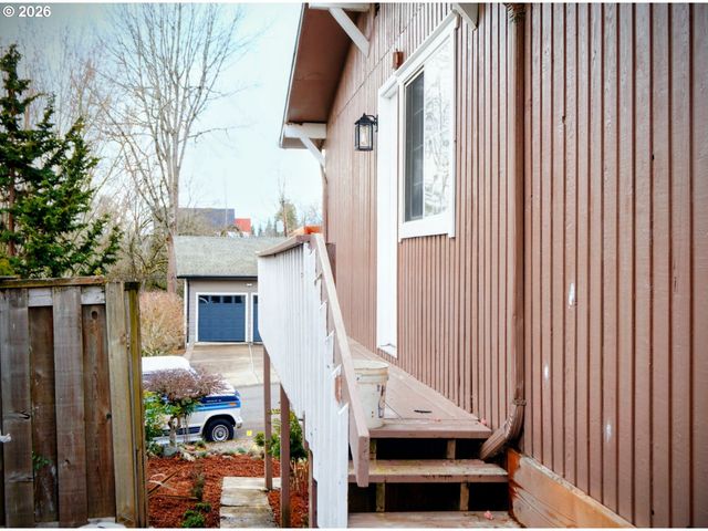 11465 Sw FAIRFIELD St, Beaverton, OR 97005