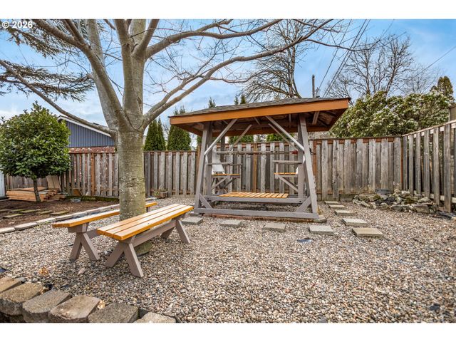 11465 Sw FAIRFIELD St, Beaverton, OR 97005