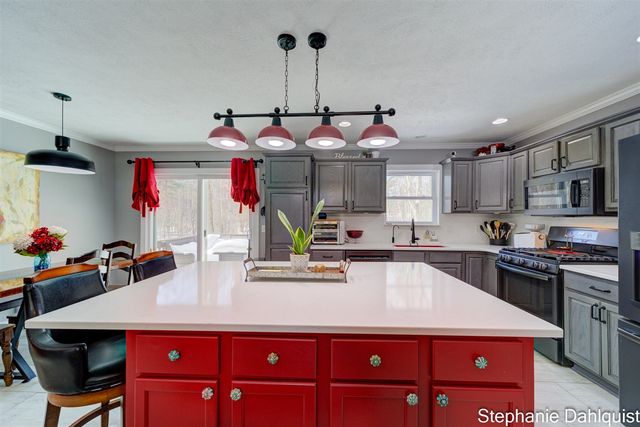 3711 Automobile Road, Muskegon, MI 49445