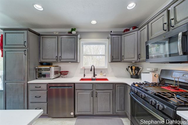 3711 Automobile Road, Muskegon, MI 49445