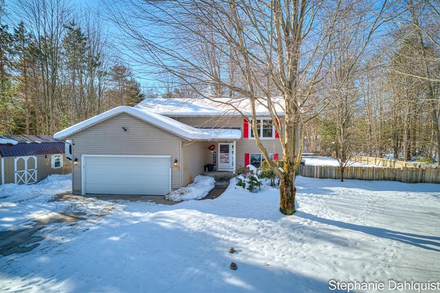 3711 Automobile Road, Muskegon, MI 49445