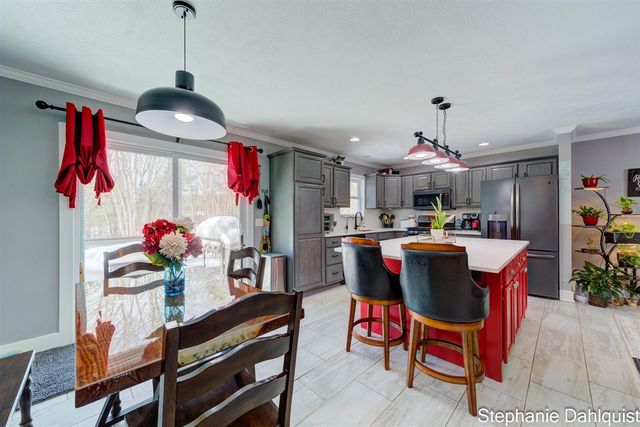 3711 Automobile Road, Muskegon, MI 49445