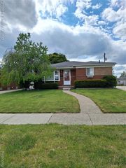 8547 Kinloch Street, Dearborn Heights, MI 48127