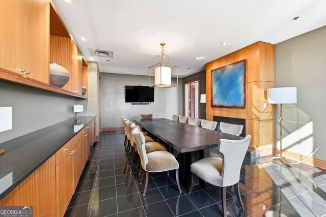 2881 Peachtree Road NE 902, Atlanta, GA 30305
