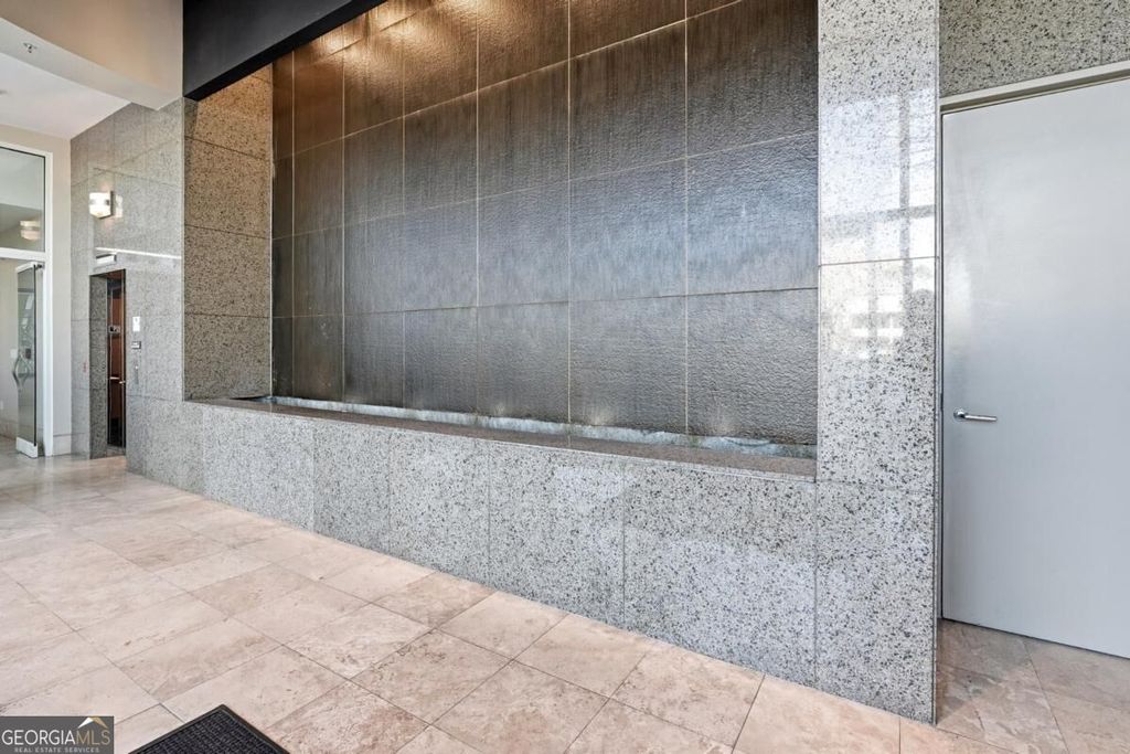 2881 Peachtree Road NE 902, Atlanta, GA 30305 — photo 2