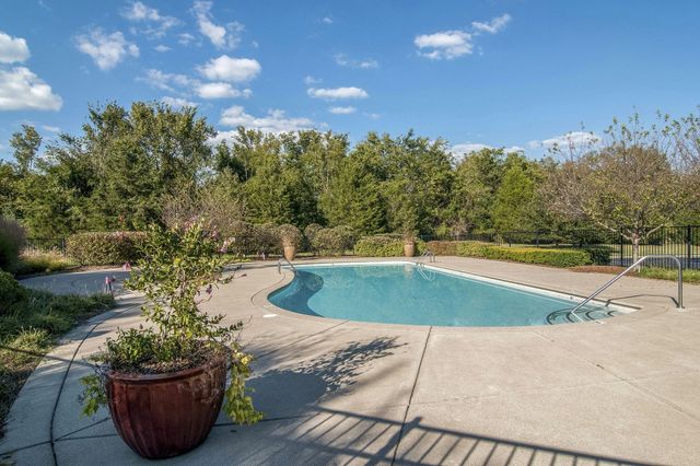 7213 Riverfront Dr, Nashville, TN 37221