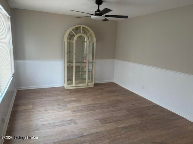 6012 Robinhood Ln, Louisville, KY 40219