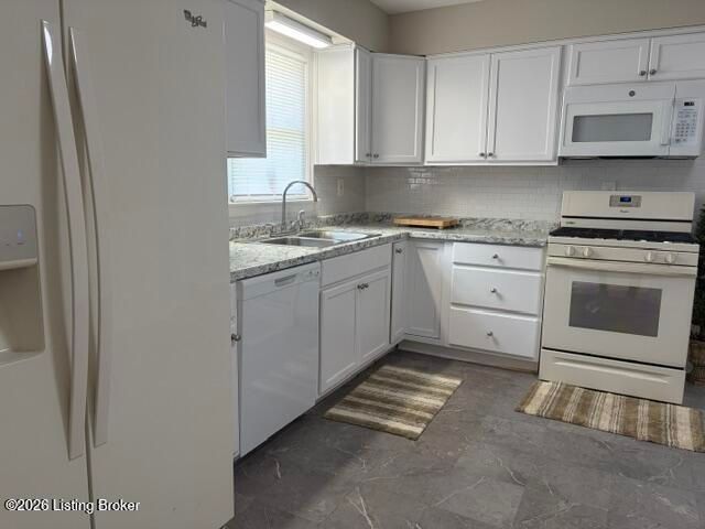 6012 Robinhood Ln, Louisville, KY 40219