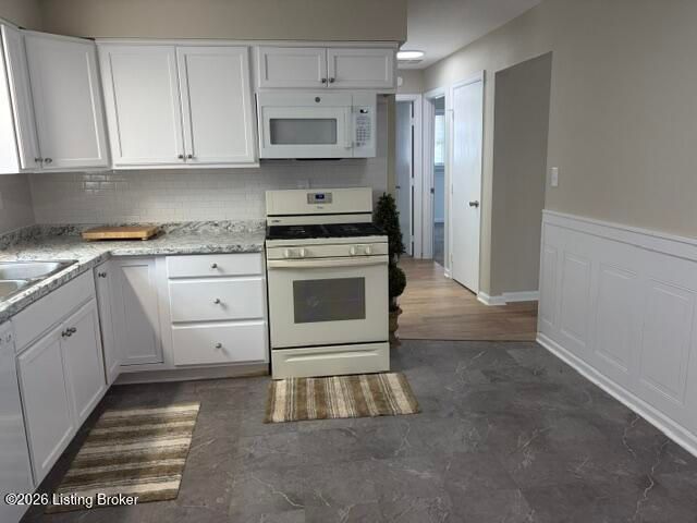 6012 Robinhood Ln, Louisville, KY 40219