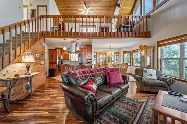 65 Oak Ridge Way, Morganton, GA 30560