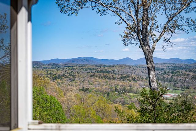 65 Oak Ridge Way, Morganton, GA 30560