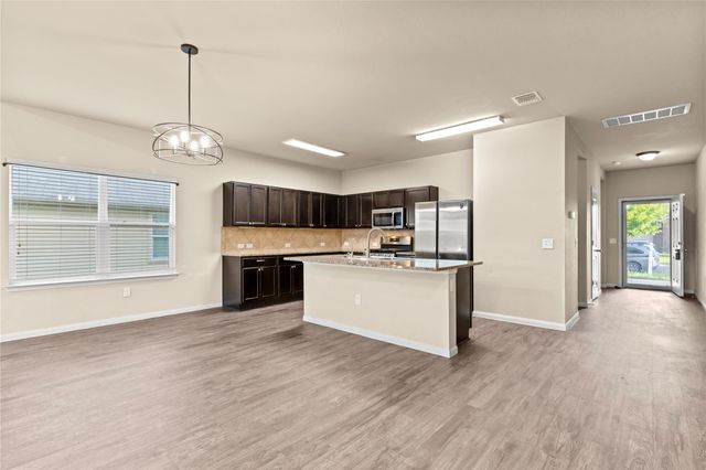 407 Camellia DR, Hutto, TX 78634