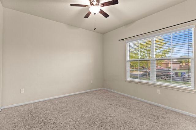 407 Camellia DR, Hutto, TX 78634