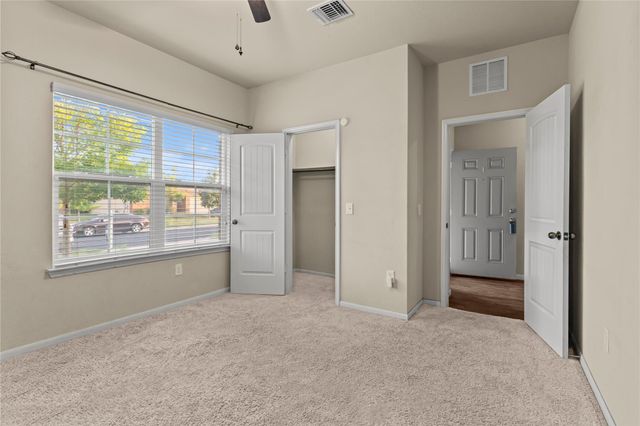 407 Camellia DR, Hutto, TX 78634