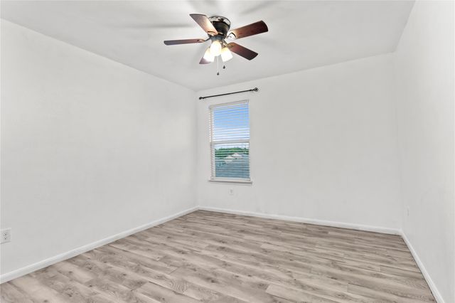 407 Camellia DR, Hutto, TX 78634