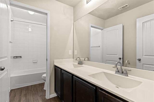 407 Camellia DR, Hutto, TX 78634