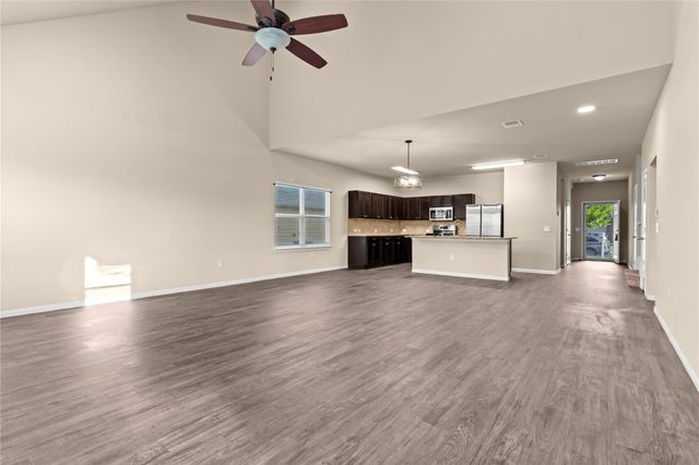 407 Camellia DR, Hutto, TX 78634