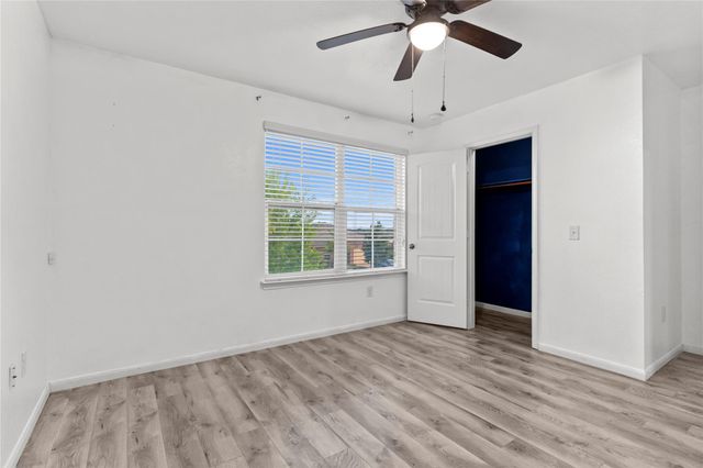 407 Camellia DR, Hutto, TX 78634