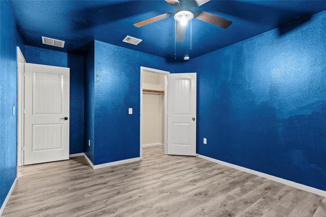 407 Camellia DR, Hutto, TX 78634