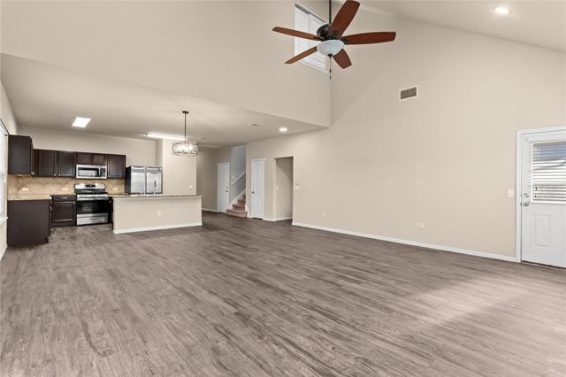 407 Camellia DR, Hutto, TX 78634
