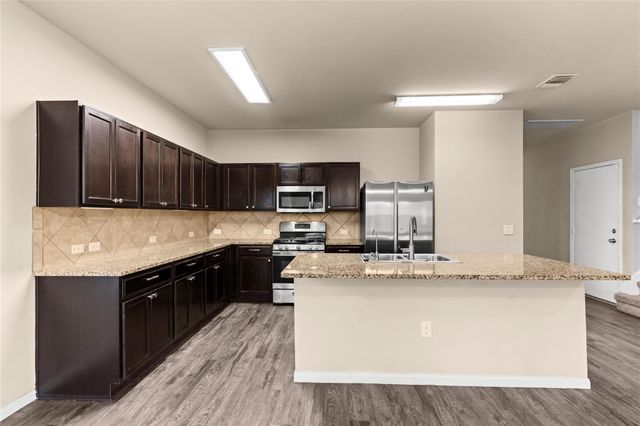 407 Camellia DR, Hutto, TX 78634