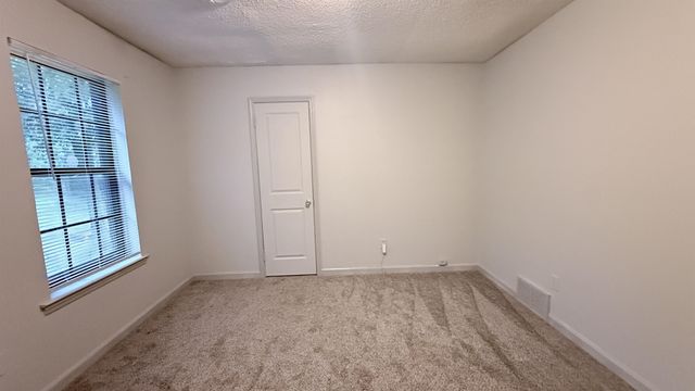 2753 E SKYLINE CIR, Memphis, TN 38127