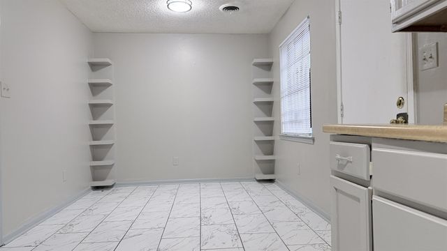 2753 E SKYLINE CIR, Memphis, TN 38127