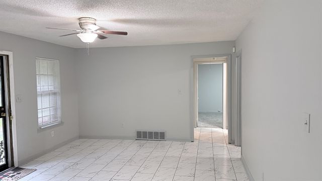 2753 E SKYLINE CIR, Memphis, TN 38127