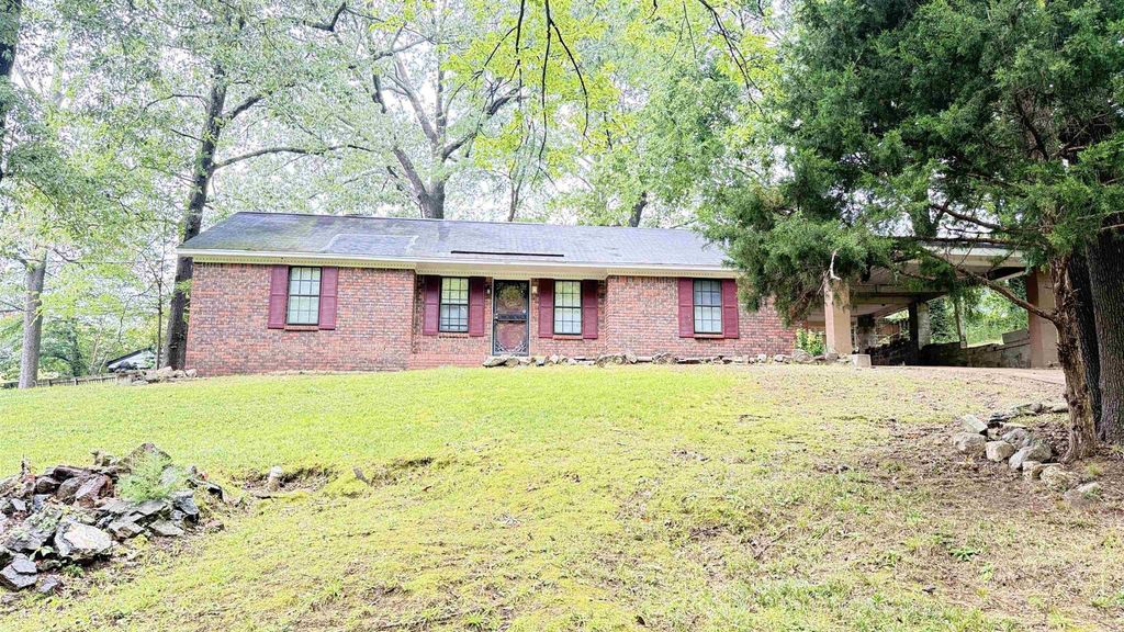 2753 E SKYLINE CIR, Memphis, TN 38127