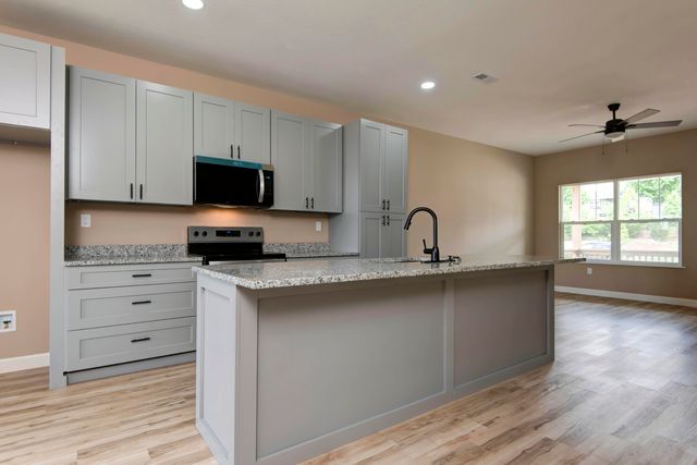 2101 N 26th Street, Ozark, MO 65721