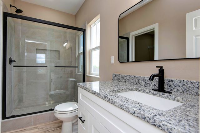 2101 N 26th Street, Ozark, MO 65721