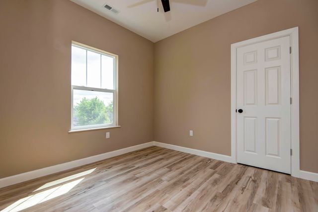 2101 N 26th Street, Ozark, MO 65721